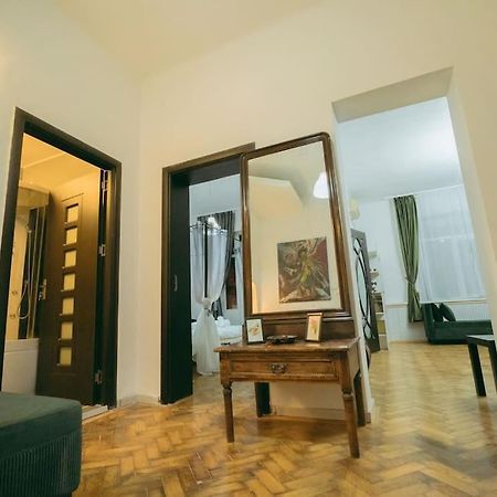 Апартаменты House Of Art Бухарест Экстерьер фото