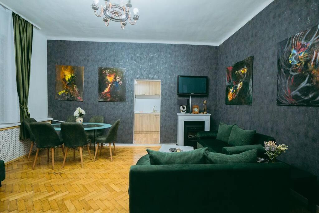 Апартаменты House Of Art Бухарест Экстерьер фото