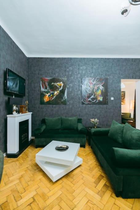 Апартаменты House Of Art Бухарест Экстерьер фото